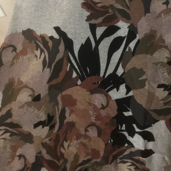 Kollontaï boat neckline tunic with flora print - Made in Canada - Picture 5 of 8